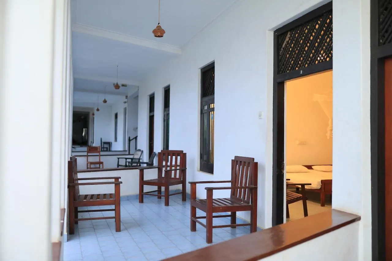Guest house Hotel Silver Sands Negombo Sri Lanka
